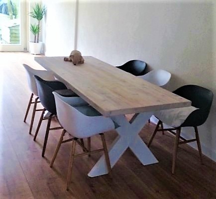 Gepolijst Auroch verlegen Eettafel van 18 balken met witte X-poten | Stoerhout Het Gooi
